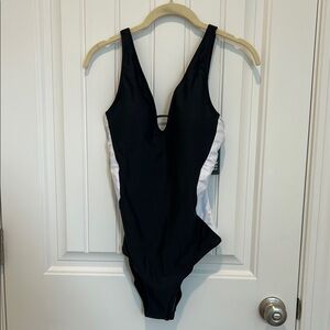Black and White One-Piece Swimsuit Tik Tok viral slimming suit